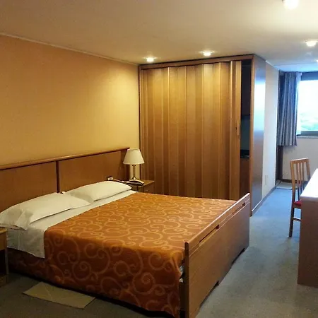 Lägenhetshotell Residenze Garden 4*